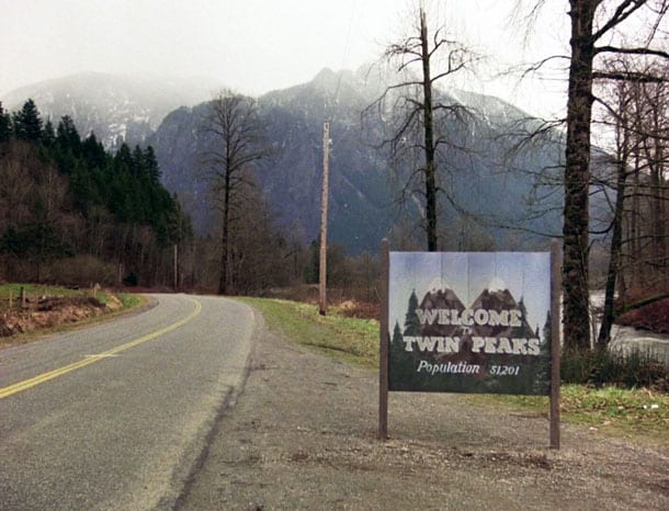 https://welcometotwinpeaks.com/news/welcome-to-twin-peaks-sign-painter/